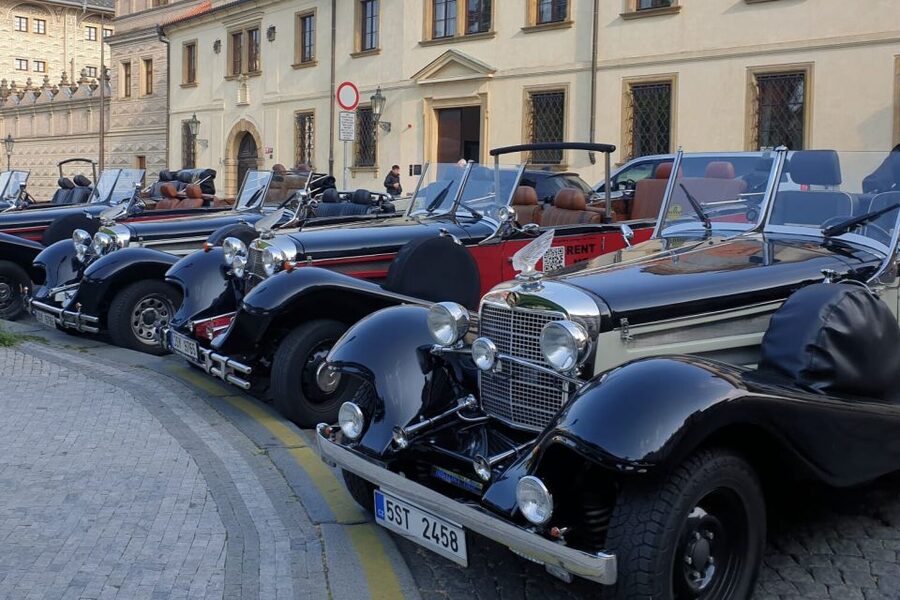 Prague: 1-Hour Private Tour in Vintage Car - Starting with Mozart and Old Town streets