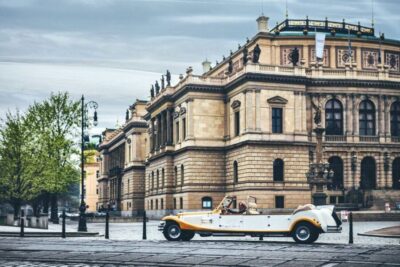 1-Hour Vintage Car Tour