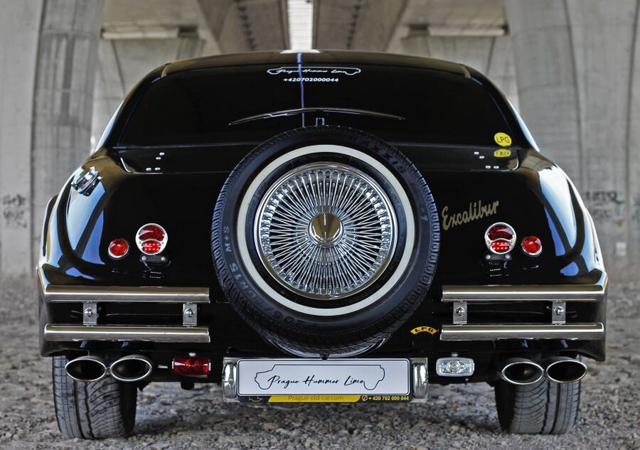 Prague: 1-Hour Vintage Limousine Rental - Starting with central Prague pickup