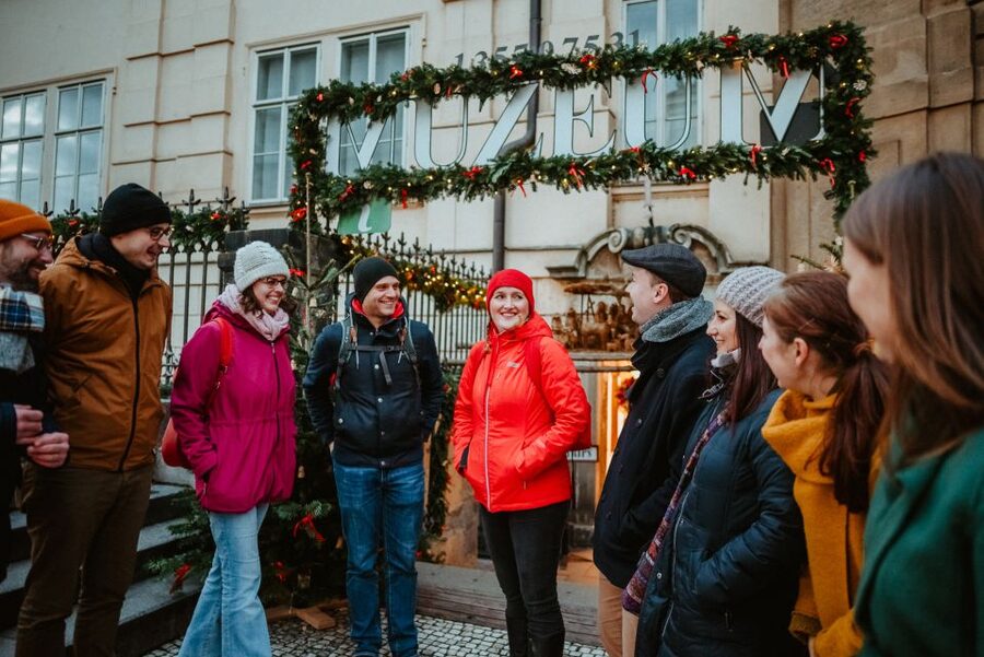 Prague: 2-3h Magical Christmas Markets Tour with Inclusions - Key points at a glance