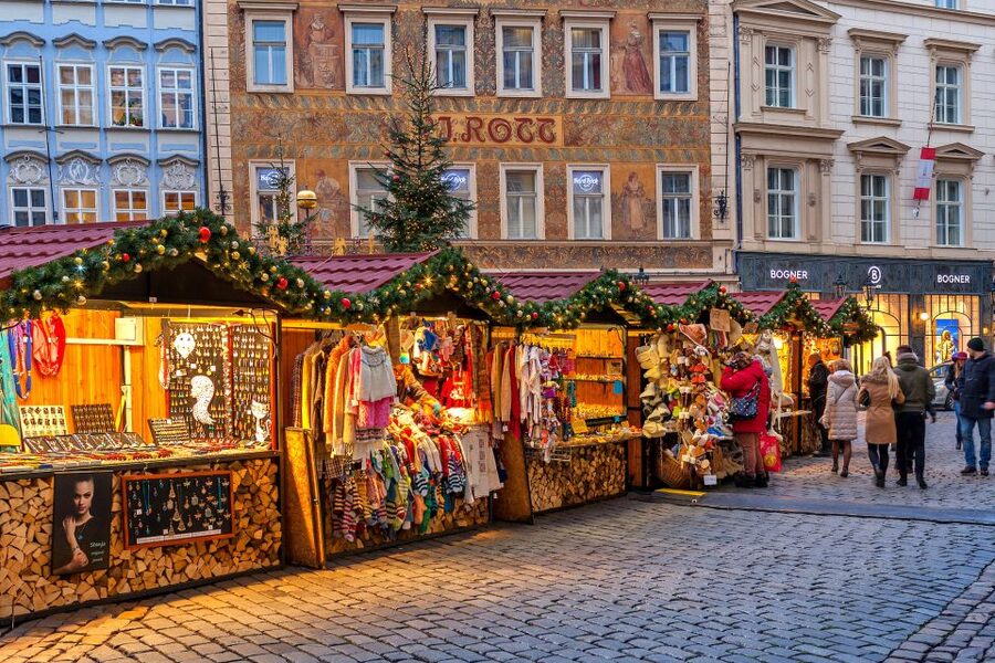 Prague: 2-3h Magical Christmas Markets Tour with Inclusions - Practical matters for a cold December walk