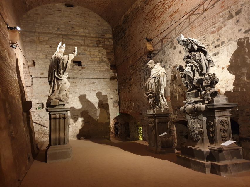 Prague: 2.5-Hour Vyšehrad Castle with Gorlice & Tickets - The cemetery and the people behind the names