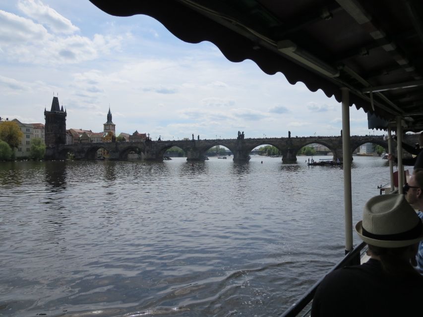 Prague: 2-Hour Lunch Cruise on the Vltava River - Starting Near Old Town Square