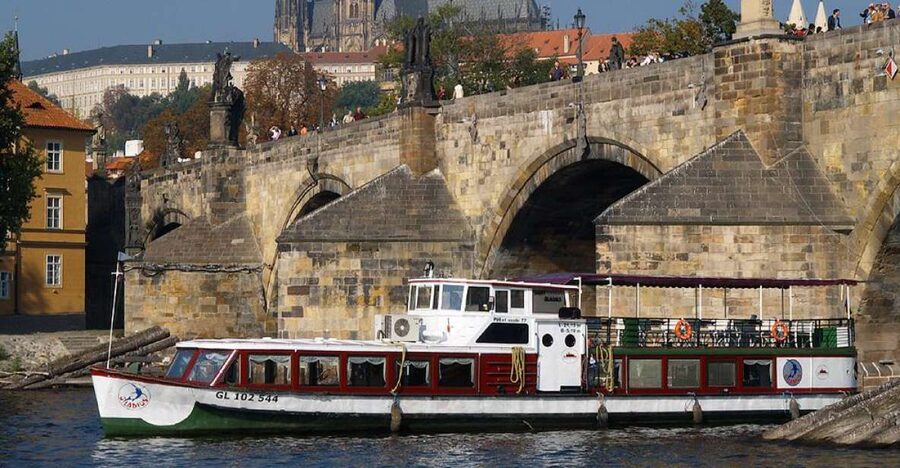 Prague: 2-Hour Lunch Cruise on the Vltava River - Seeing Charles Bridge from the Vltava