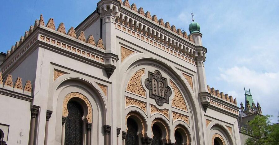 Prague: 2-Hour Old Town and Jewish Ghetto Walking Tour - Entering Josefov, Prague’s former Jewish quarter