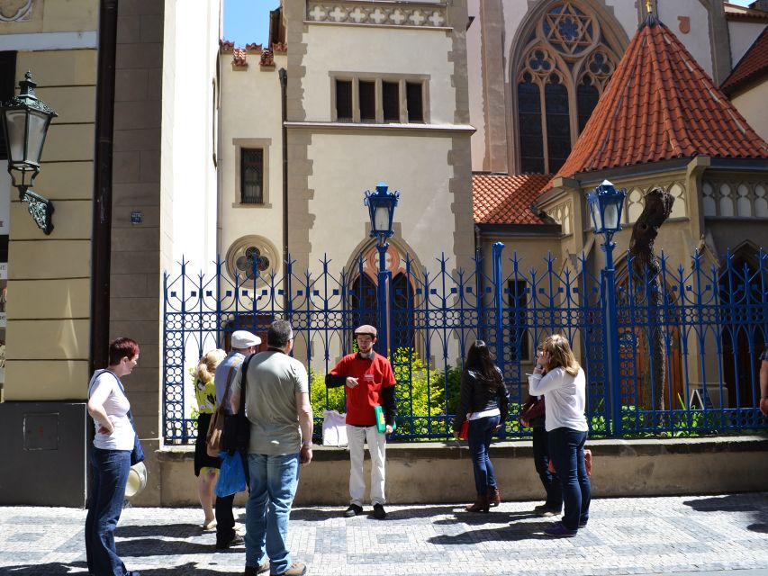 Prague: 2-Hour Old Town and Jewish Ghetto Walking Tour - Meeting behind Týn Cathedral