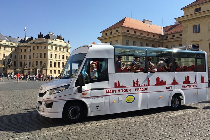 Prague 2-hour Panoramic Bus Tour - Headphones, languages, and the quality of the commentary