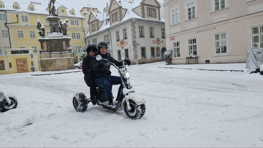 Prague: 2-Hour Trike Live Guided Tour of Old Town - Prague Castle and the world’s largest castle complex