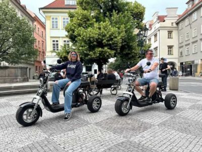 2 hours FUN TRIKE tour in Prague with guide