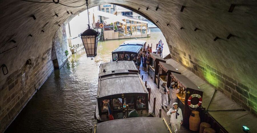Prague: 3–Hour Castle Grounds Walking Tour and River Cruise - Cruising the Vltava and entering the Devil’s Stream