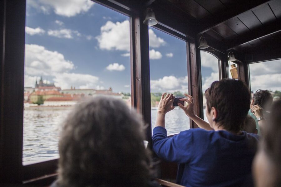 Prague: 3–Hour Castle Grounds Walking Tour and River Cruise - Kampa Island and the Lennon Wall