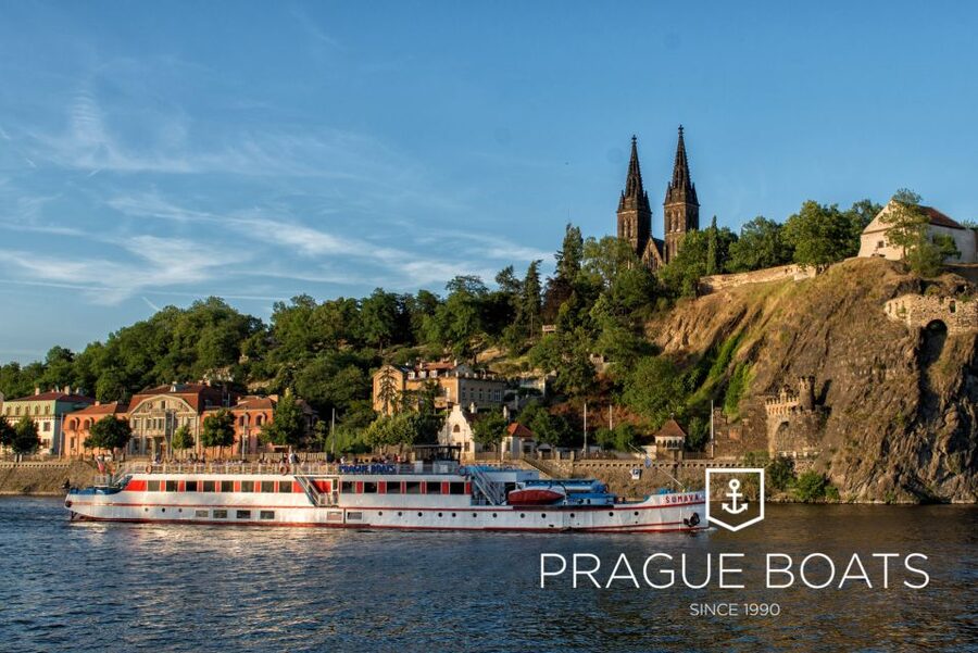 Prague: 3-hour Evening River Cruise with Dinner - Buffet dinner on board, with useful limits
