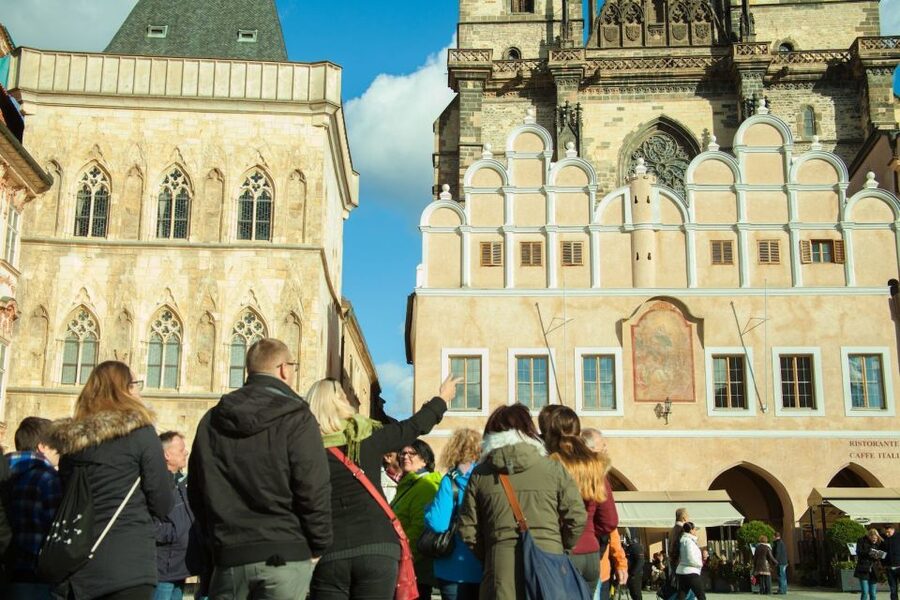 Prague: 3-Hour Old Town and Prague Castle Tour in German - Estates Theatre and Charles University