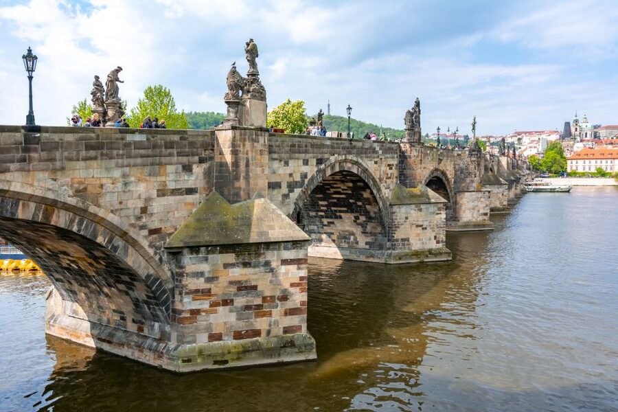 Prague: 3-Hour Old Town and Prague Castle Tour in German - Josefov, Kafka, and the Jewish Quarter