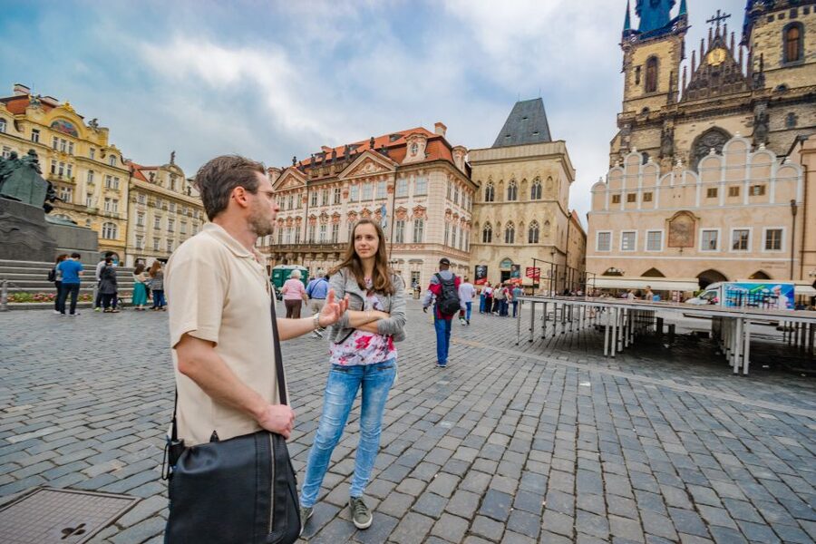 Prague: 3-Hour Walking Tour of Old Town & Prague Castle - Weather, walking, and who should book