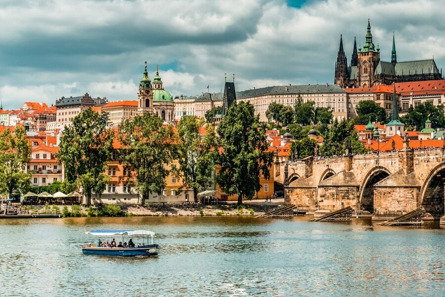 Prague: 45-Minute Sightseeing Cruise to Devil's Channel - What This Prague Cruise Actually Covers