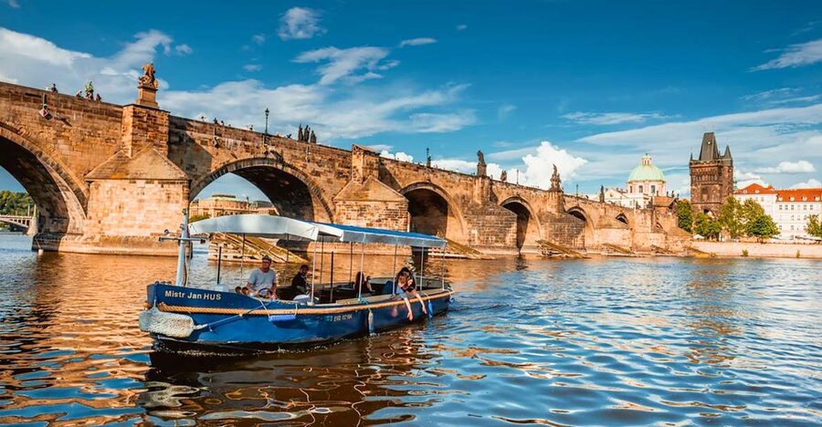 Prague: 45-Minute Sightseeing Cruise to Devil's Channel - Charles Bridge From Below