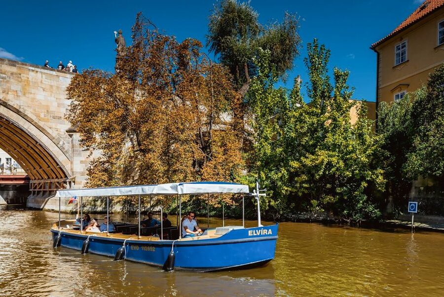 Prague: 45-Minute Sightseeing Cruise to Devil's Channel - Entering the Mysterious Devil’s Channel
