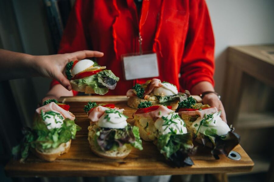 Prague: 4h Private Walking Tour of Modern Czech Food & Drink - What the private guide adds