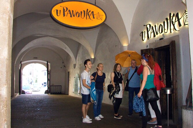 Prague 5 Courses Medieval Dinner and Live Performances - Unlimited drinks, with one service catch