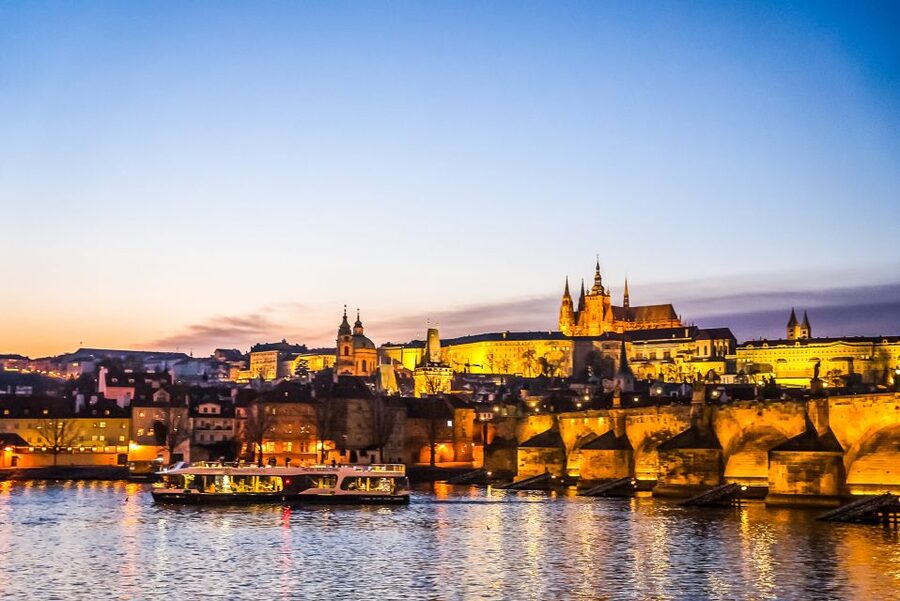 Prague: 50-Minute Sightseeing Evening Cruise - Charles Bridge after dark