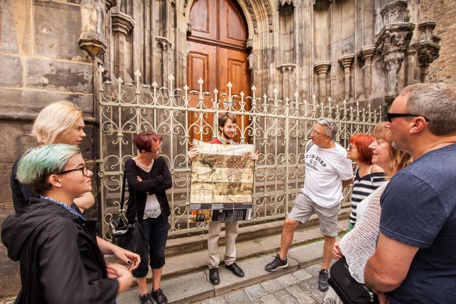 Prague: 6-Hour City Tour including Cruise and Lunch - Key points to know before booking