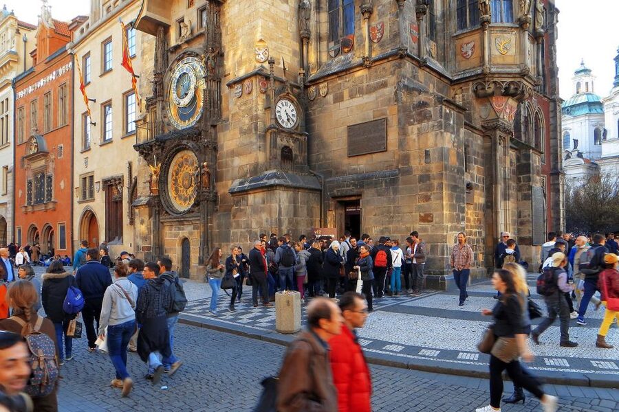 Prague: 6-Hour City Tour including Cruise and Lunch - Starting behind Tyn Church in Old Town