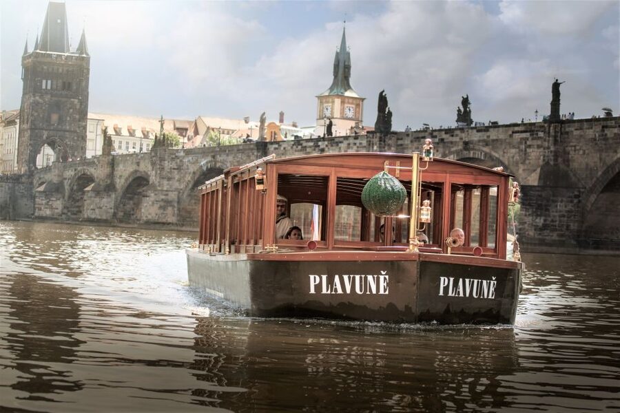 Prague: 6-Hour Tour with River Boat Cruise and Lunch - Why this six-hour Prague tour works well