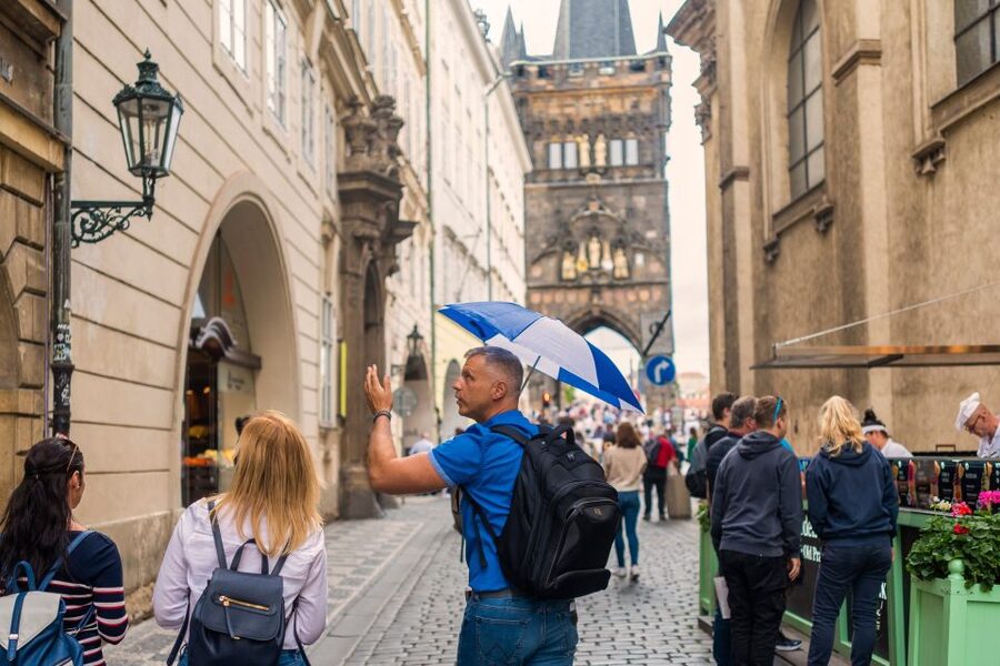 Prague: 6-Hour Tour with River Boat Cruise and Lunch - Hradcany and the approach to the Castle