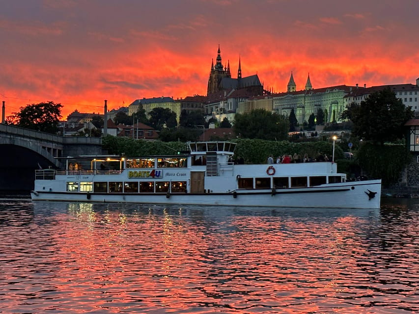 Prague: Advent Boat Cruise with Sweets and Hot Drinks - Key points to know before you book