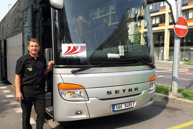PRAGUE AIRPORT - CITY TRANSFERS in Spanish - The free Prague sightseeing offer