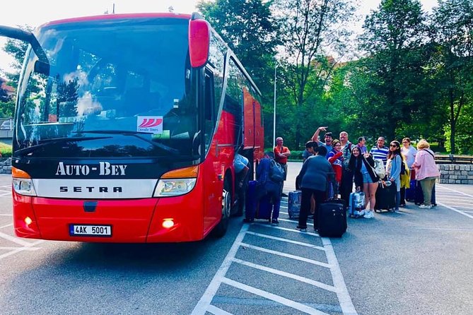 PRAGUE AIRPORT - CITY TRANSFERS in Spanish - Booking details and practical limits