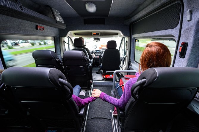 Prague Airport (PRG) Departure Transfer from Prague City - The Pickup Experience in Prague