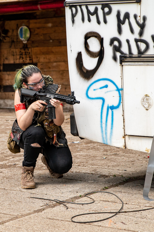 PRAGUE AIRSOFT SHOOTING GAMES - The indoor hour: quick action near Prague