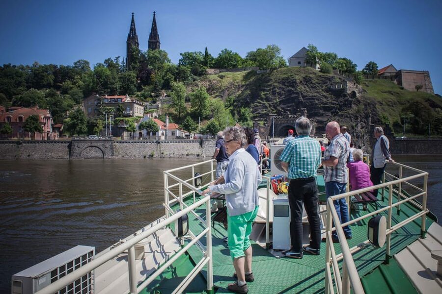 Prague: An unforgettable 2-hour cruise on the Vltava River. - What this Vltava cruise is really like