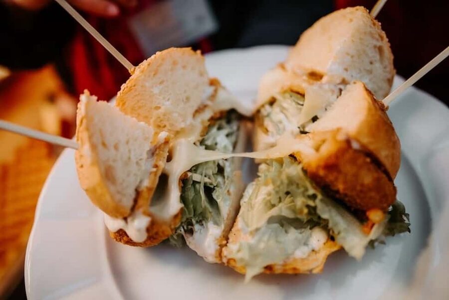 Prague: Award-Winning Old Town Food Tour with Four Drinks - Who should book this three-and-a-half-hour experience
