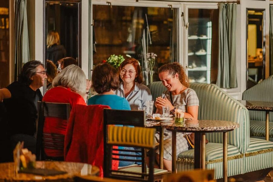 Prague: Award-Winning Old Town Food Tour with Four Drinks - Walking through Old Town between the plates