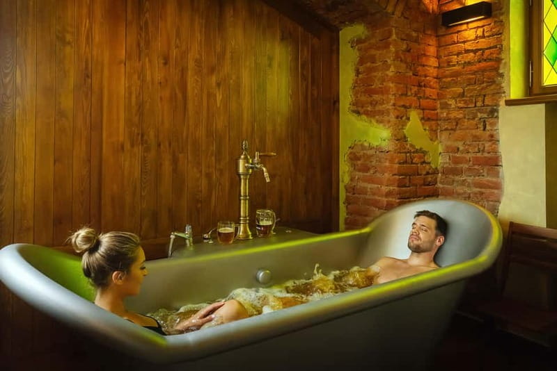 Prague: Beer and Wine Spa Bath with Salt Cave Experience - Arrival, lockers, and changing rooms