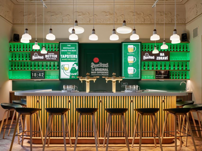 Prague: Beer Pouring Class at Pilsner Urquell Experience - Šnyt, A Smaller Pour With A Different Balance