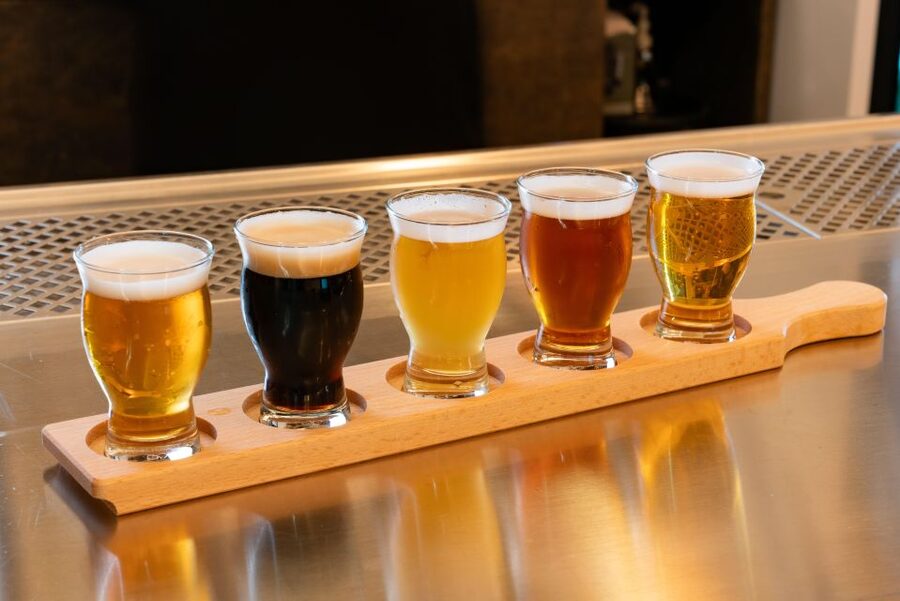 Prague beer tour with brewery visit and tasting - The traditional Czech pub and the first pour