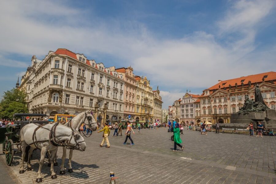 Prague: Big Bus Hop-on Hop-off, Castle Tour and River Cruise - A practical one-day plan