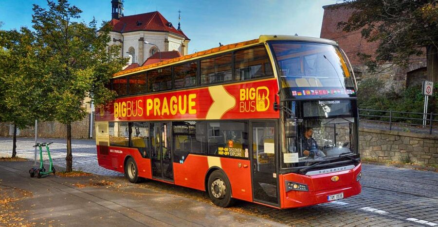 Prague: Big Bus Hop-on Hop-off, Castle Tour and River Cruise - The green route: Prague’s strongest sightseeing circuit