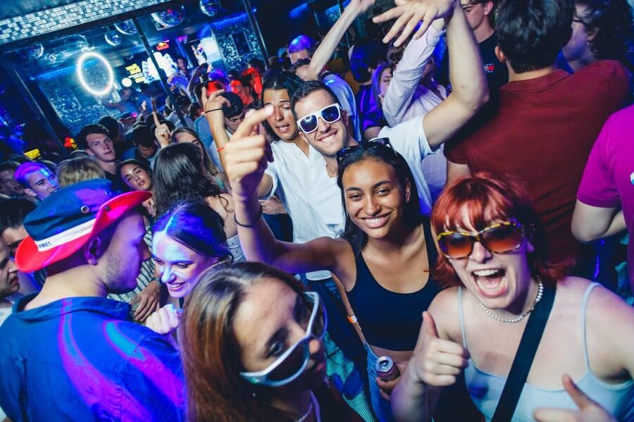 Prague: Boat Party with Unlimited Drinks & After Party Entry - Drink packages require careful reading