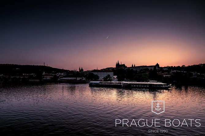 Prague Boats 3-hours Crystal Dinner Cruise - What the 7 p.m. departure feels like