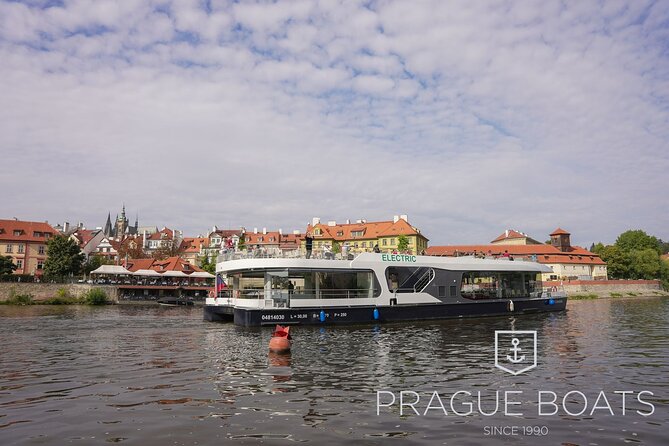 PRAGUE BOATS: 50-Minute Sightseeing Cruise - Daytime, sunset, or night: choosing the right departure