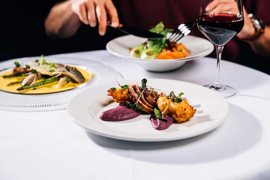 Prague:Breathtaking Cabaret Show with 4-Course Dinner Option - How the meal and performance are paced