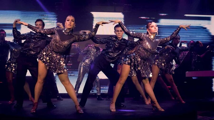 Prague:Breathtaking Cabaret Show with 4-Course Dinner Option - Arriving in central Prague