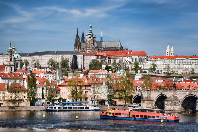 Prague: Bus Tour, Walking Tour, River Cruise and Lunch - Lunch in Malá Strana adds a needed pause