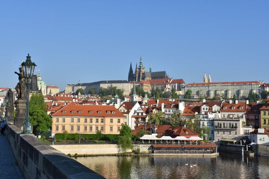 Prague Castle: Admission Ticket With Transfer And Audioguide - St. Vitus Cathedral: the essential stop