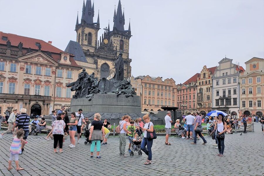 Prague Castle: Admission Ticket With Transfer And Audioguide - Two days of validity, with one important limit